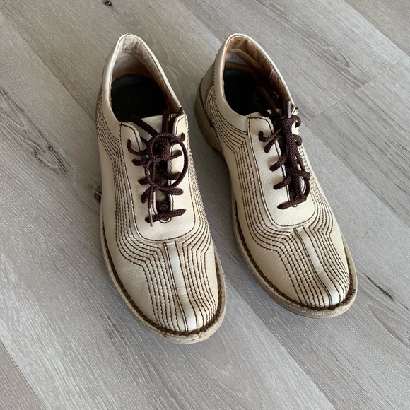 Genuine Leather Oxfords, Cream White, Size 6 - Picture 5 of 16